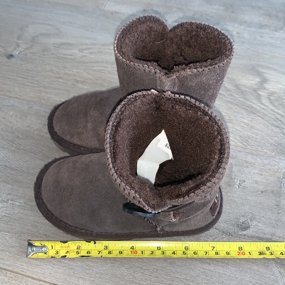 UGG Brown Boots Size 8 Kids - Picture 11 of 12